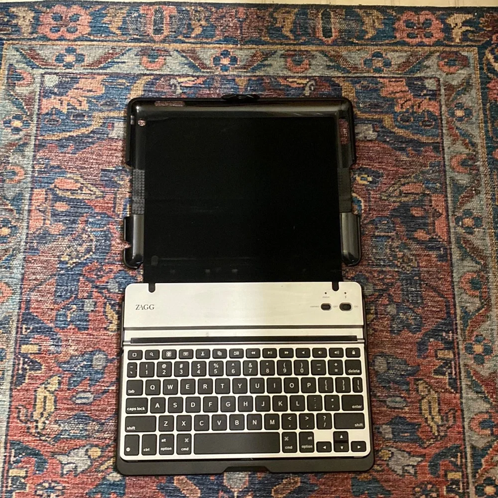 iPad ZAGG Keyboard Folio